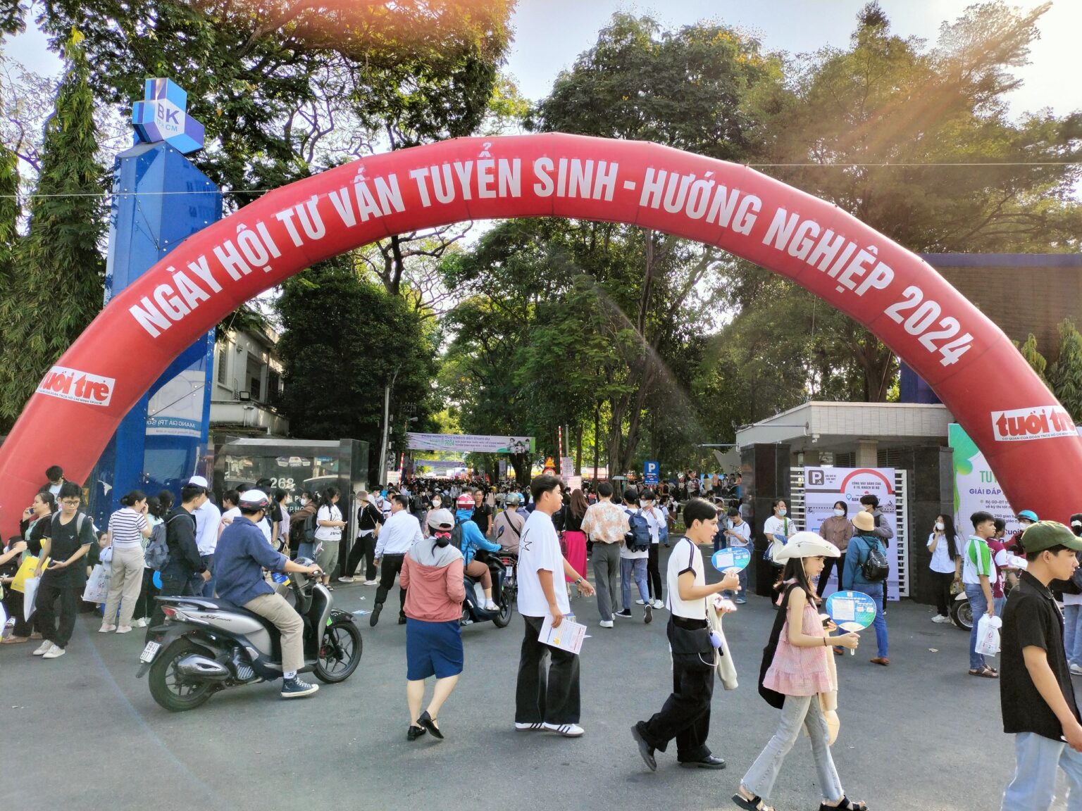 đông đảo thí sinh tham gia ngày hội tuyển sinh đông đảo thí sinh tham gia ngày hội tuyển sinh