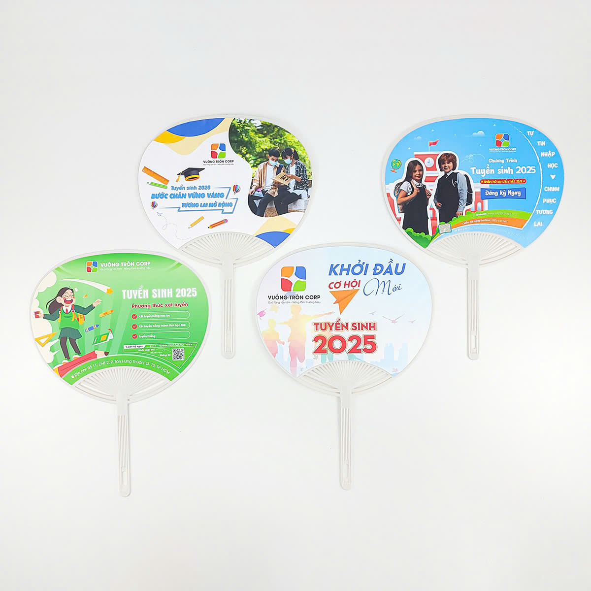 Quạt giấy tuyển sinh 2025 với thiết kế sinh động, quảng bá thông tin tuyển sinh cho trường học.